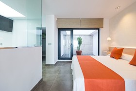 Altos de la Gloria Beach Apartments