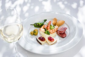 Casa León Royal Retreat