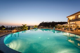 Casa León Royal Retreat