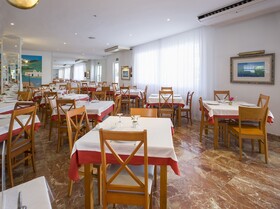 Coral Star Apartments