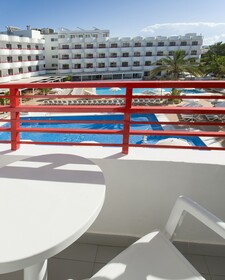 Coral Star Apartments