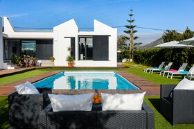 New! Villa Anur