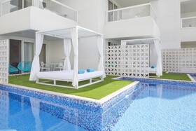 Tropic Garden Hotel & Apartments