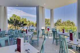 Tropic Garden Hotel & Apartments