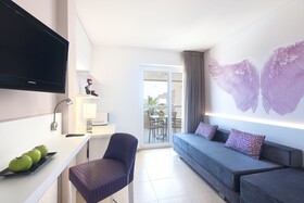 Tropic Garden Hotel & Apartments