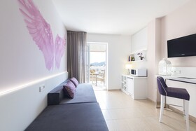 Tropic Garden Hotel & Apartments