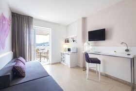 Tropic Garden Hotel & Apartments