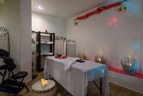 Tropic Garden Hotel & Apartments