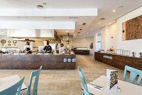 Tropic Garden Hotel & Apartments