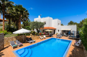 Villa Blanca Santa Eulalia