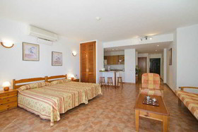 Club Las Colinas Apartamentos