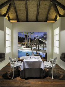 H10 White Suites