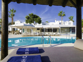 H10 White Suites