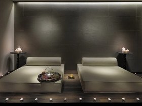 H10 White Suites