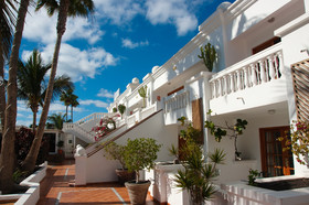 Montana Club Suite Hotel
