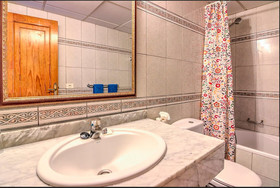 Montana Club Suite Hotel