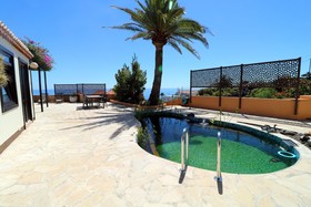 Villa Escondida