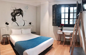 Complutum Hostel