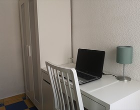 Hostal Avenida 57