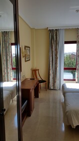 Hotel Humanes