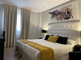 Hotel Suites Feria