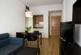 Aparthotel Compostela Suites