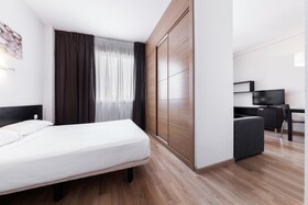 Aparthotel Compostela Suites