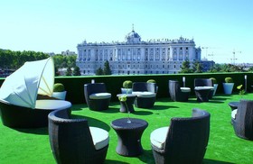 Apartosuite Jardines de Sabatini