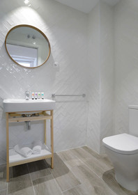 nQn Aparts & Suites Madrid