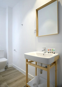 nQn Aparts & Suites Madrid