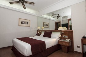 Catalonia Plaza España Hotel & Spa
