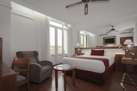Catalonia Plaza España Hotel & Spa