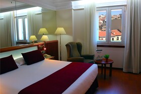 Catalonia Plaza España Hotel & Spa