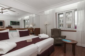 Catalonia Plaza España Hotel & Spa