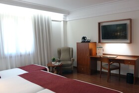 Catalonia Plaza España Hotel & Spa