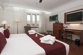 Catalonia Plaza España Hotel & Spa