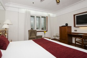 Catalonia Plaza España Hotel & Spa
