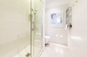 Chueca Exclusive - Madflats Collection