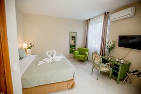 Escala Suites