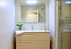 Feelathome Madrid Suites Apartments