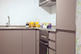 Feelathome Madrid Suites Apartments