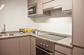 Feelathome Madrid Suites Apartments