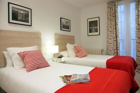 Feelathome Madrid Suites Apartments