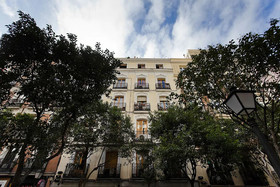 Fuencarral Apartments by FlatSweetHome