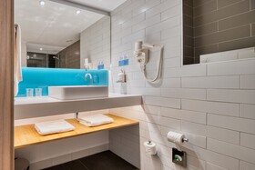Holiday Inn Express Madrid Airport