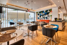 Holiday Inn Express Madrid Airport