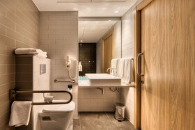 Holiday Inn Express Madrid Airport