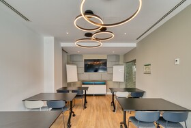 Holiday Inn Express Madrid Airport