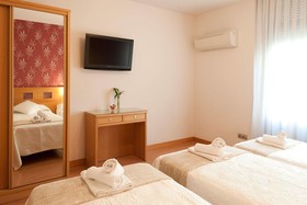 Hostal Abami II