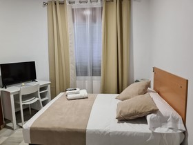 Hostal Arturo Soria